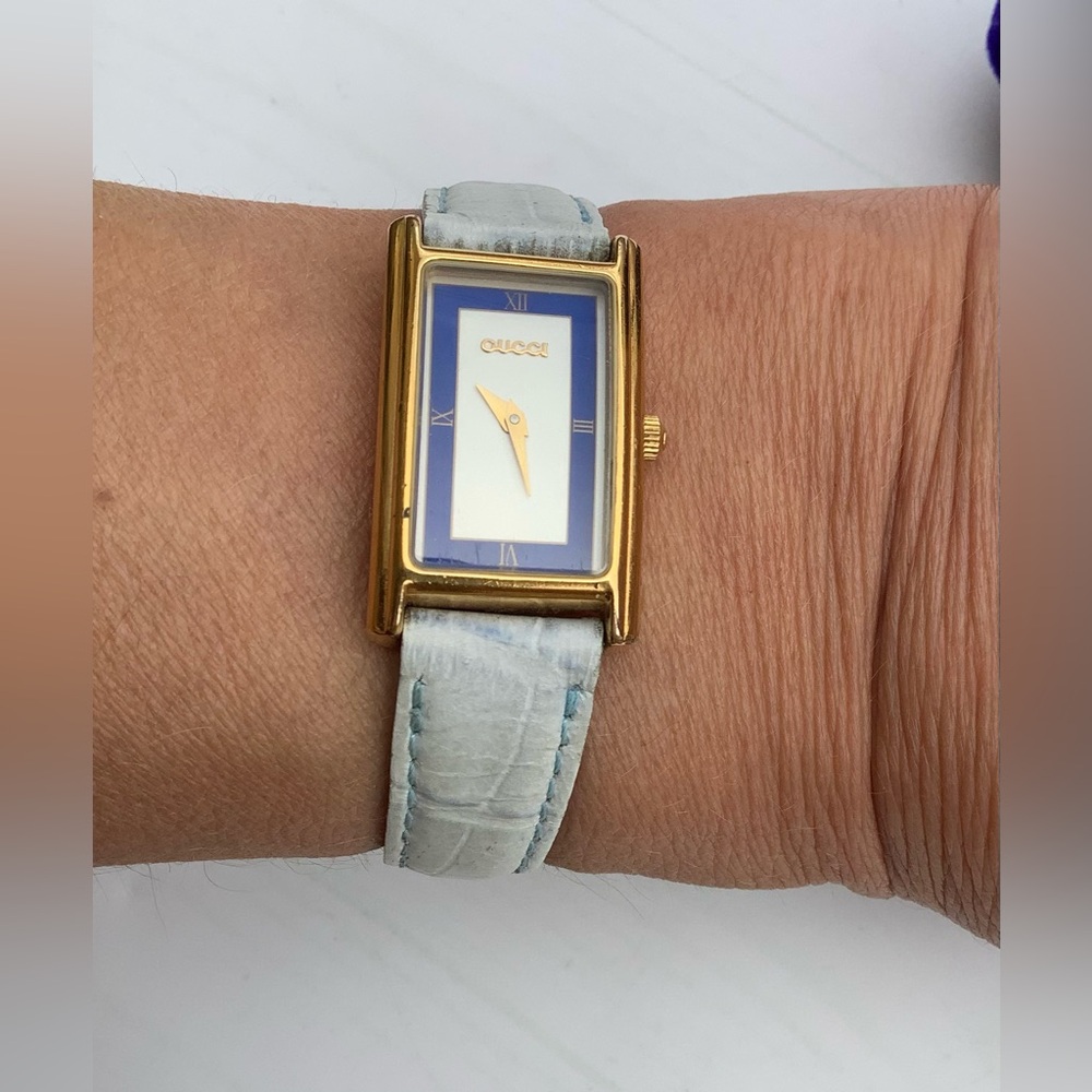 Gucci Gold-Tone Rectangular Watch with distinctive dial 💙🤍 - Picture 4 of 16